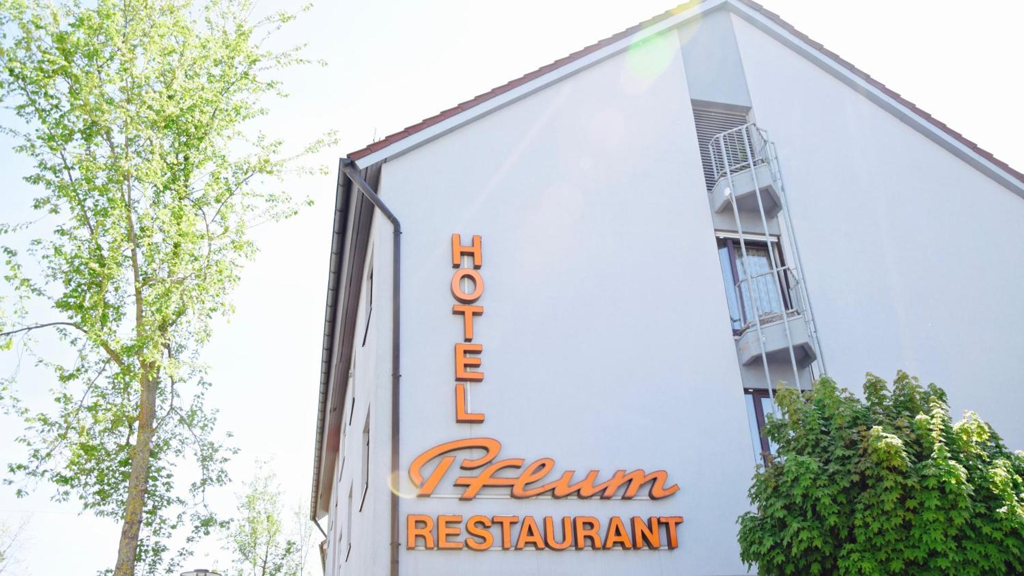 Hotel Pflum Mit Gaestehaus Nuertingen Exterior photo
